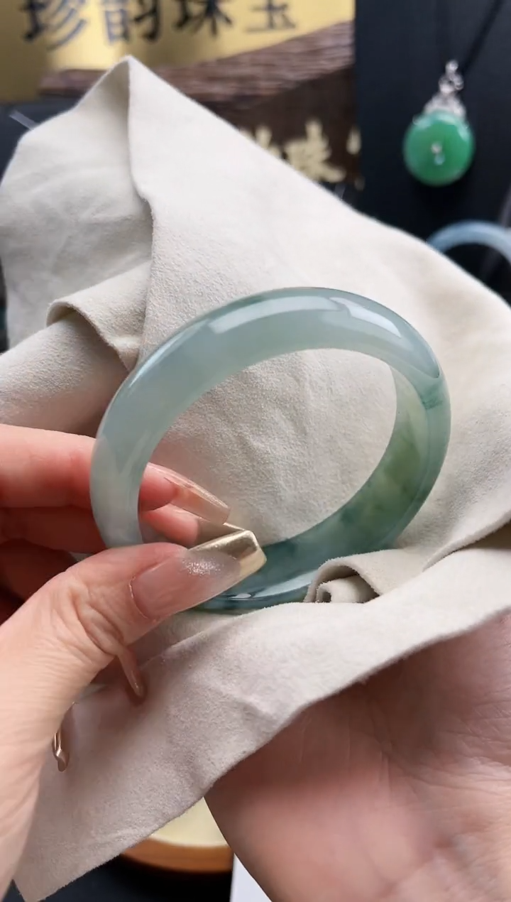 【闪购商品】翡翠手镯未镶嵌手镯