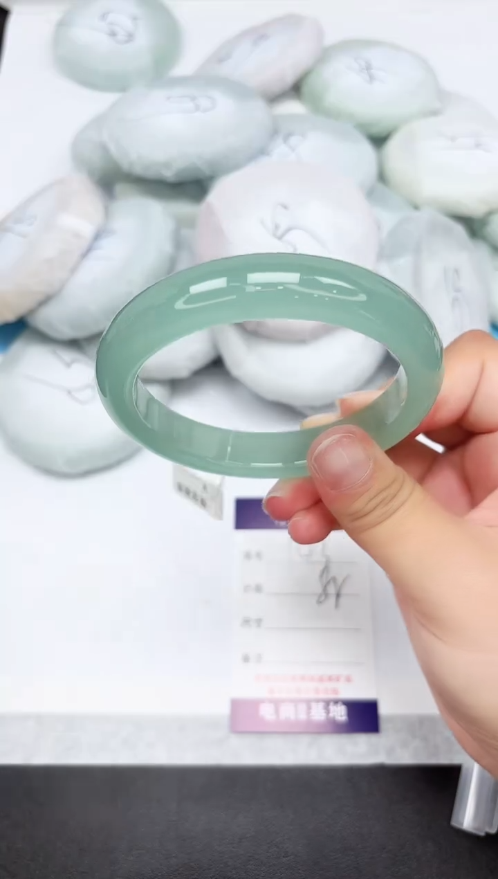 石英质玉手镯未镶嵌143-64.5