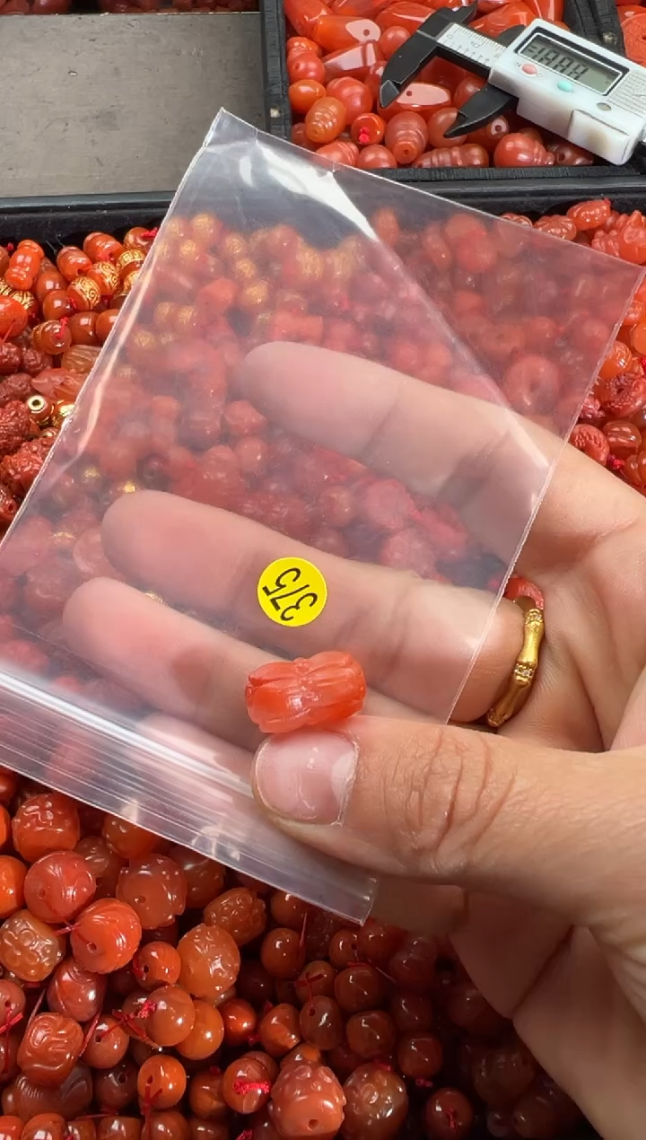 【闪购商品】南红玛瑙颈饰未镶嵌1