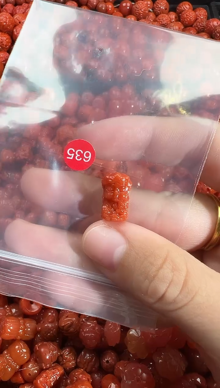 颈饰未镶嵌南红玛瑙1