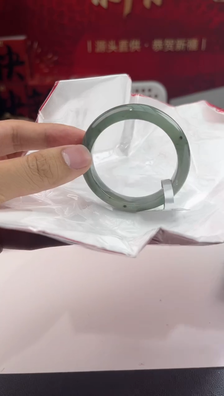 【闪购商品】翡翠手镯未镶嵌9翡翠手镯（微瑕）