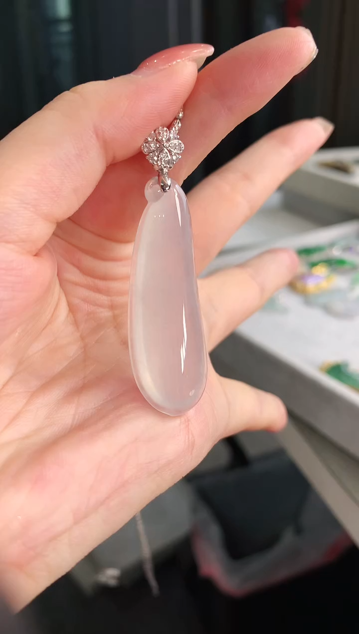 【闪购商品】翡翠吊坠(不含链)18K金镶嵌吊坠