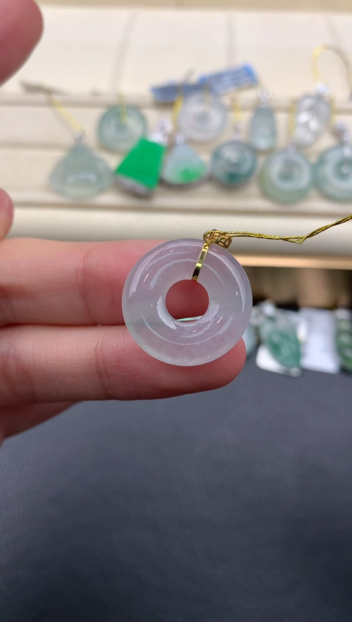 翡翠18K金镶嵌颈饰A815     