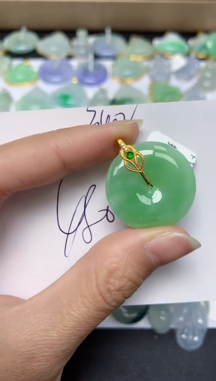 【闪购商品】翡翠18K金镶嵌颈饰天然翡翠A货