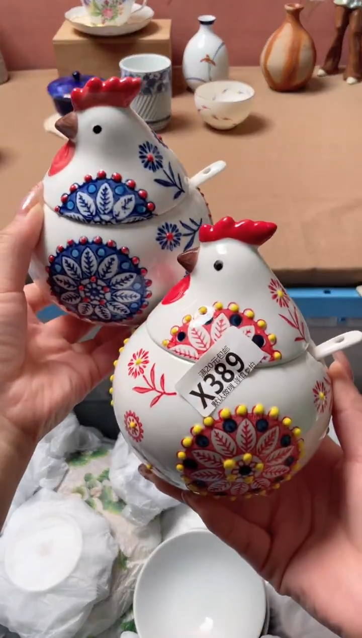 瓷片小鸡红蓝调料罐一对389