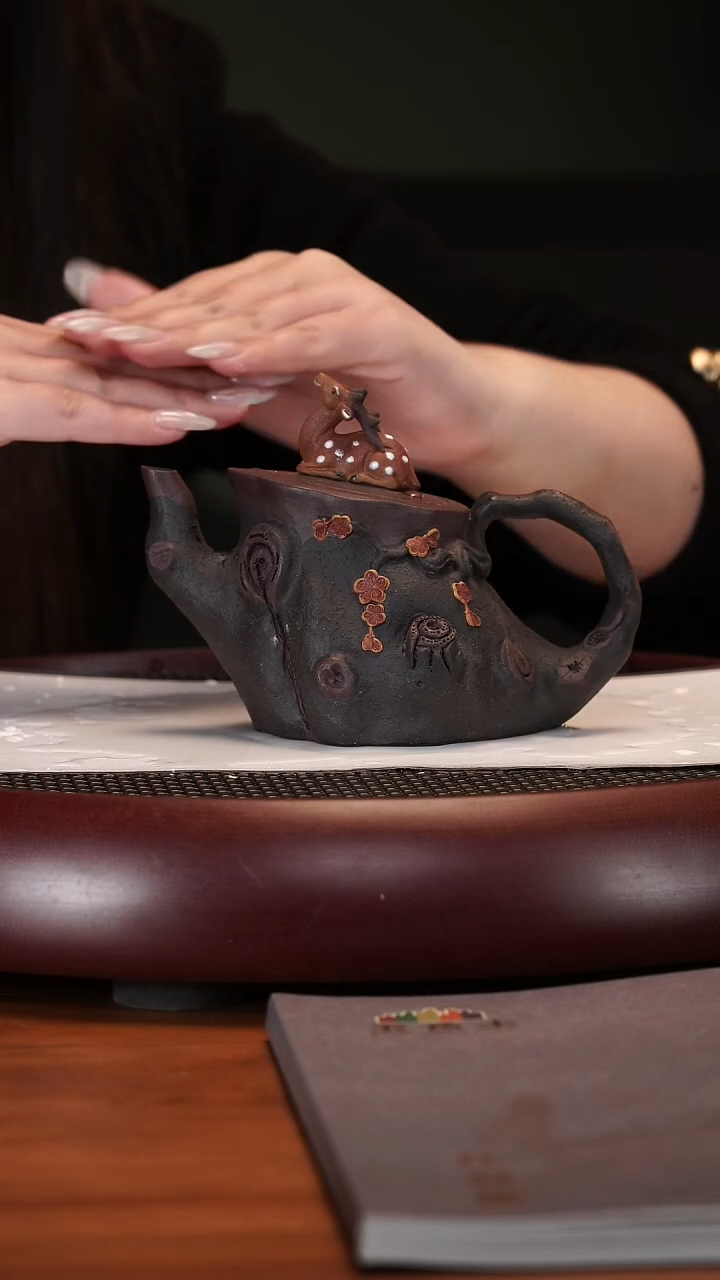 【闪购商品】紫砂茶壶2-61YXM一路莲升老紫泥220cc