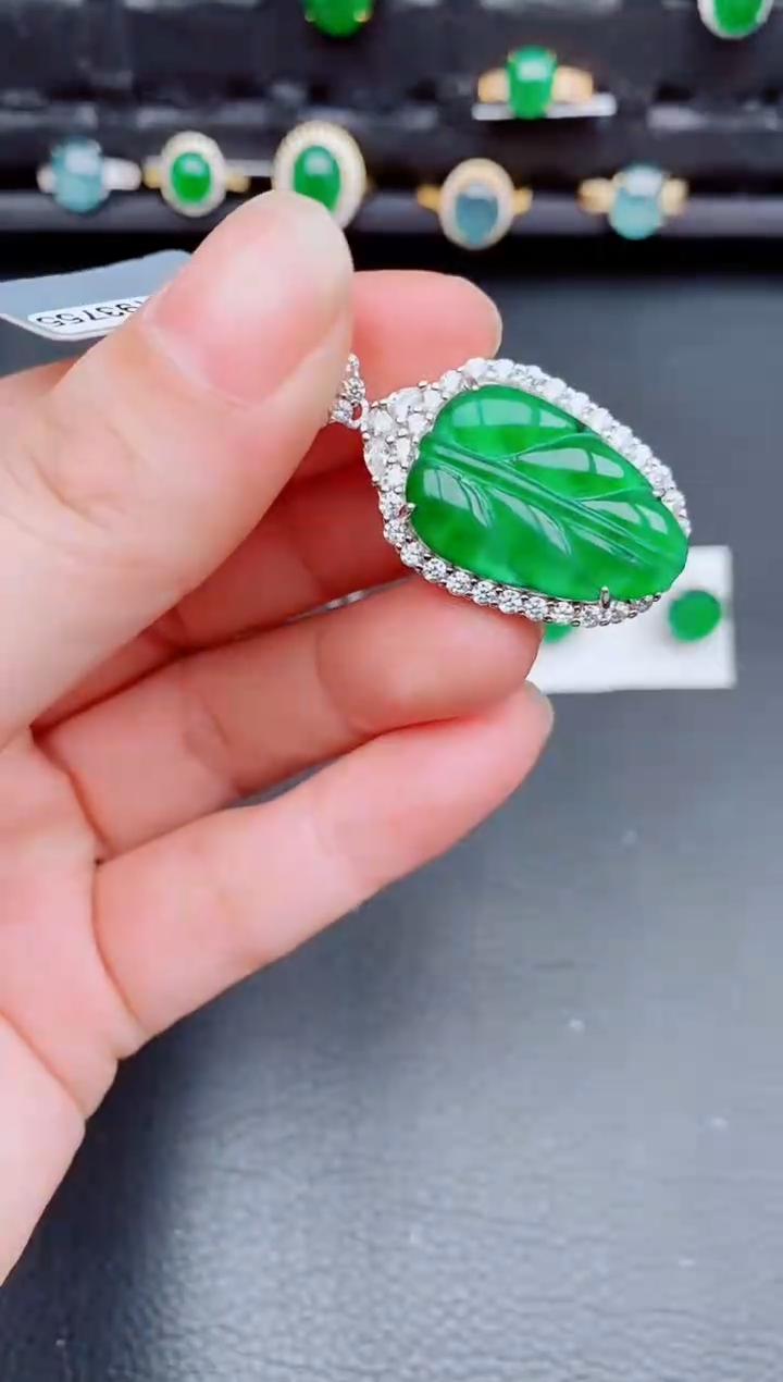 【闪购商品】翡翠颈饰银S925镶嵌天然a货翡翠256