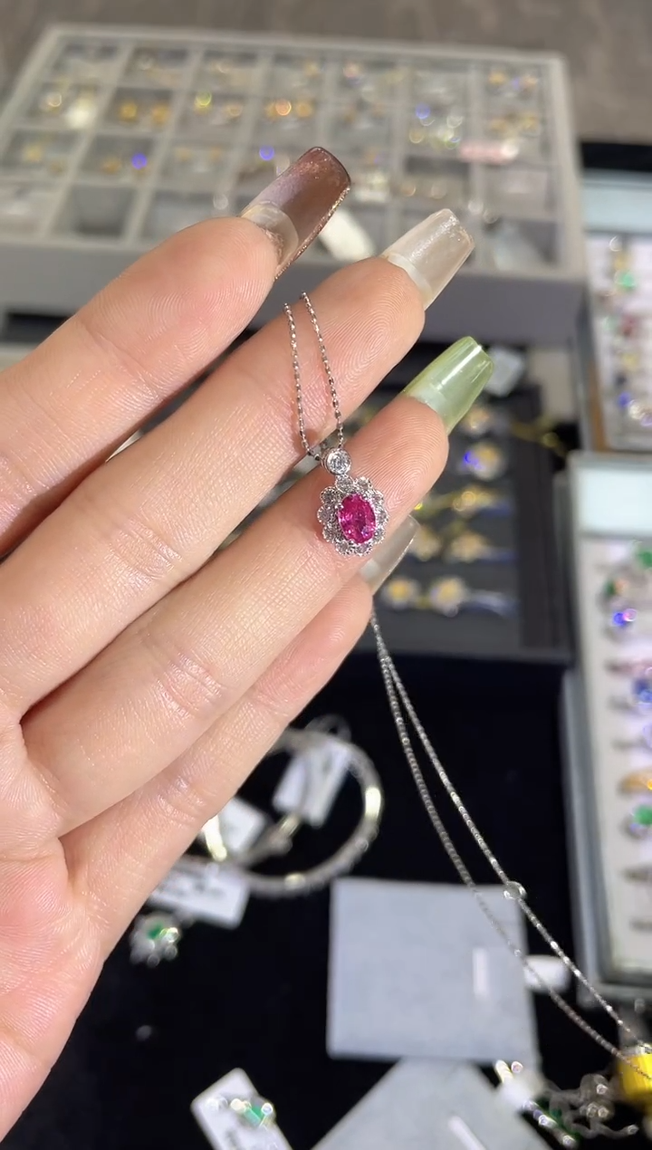 18K金镶嵌项链红宝石   GZDZ