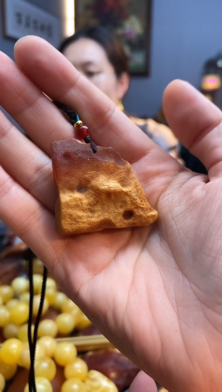 琥珀颈饰未镶嵌吊坠