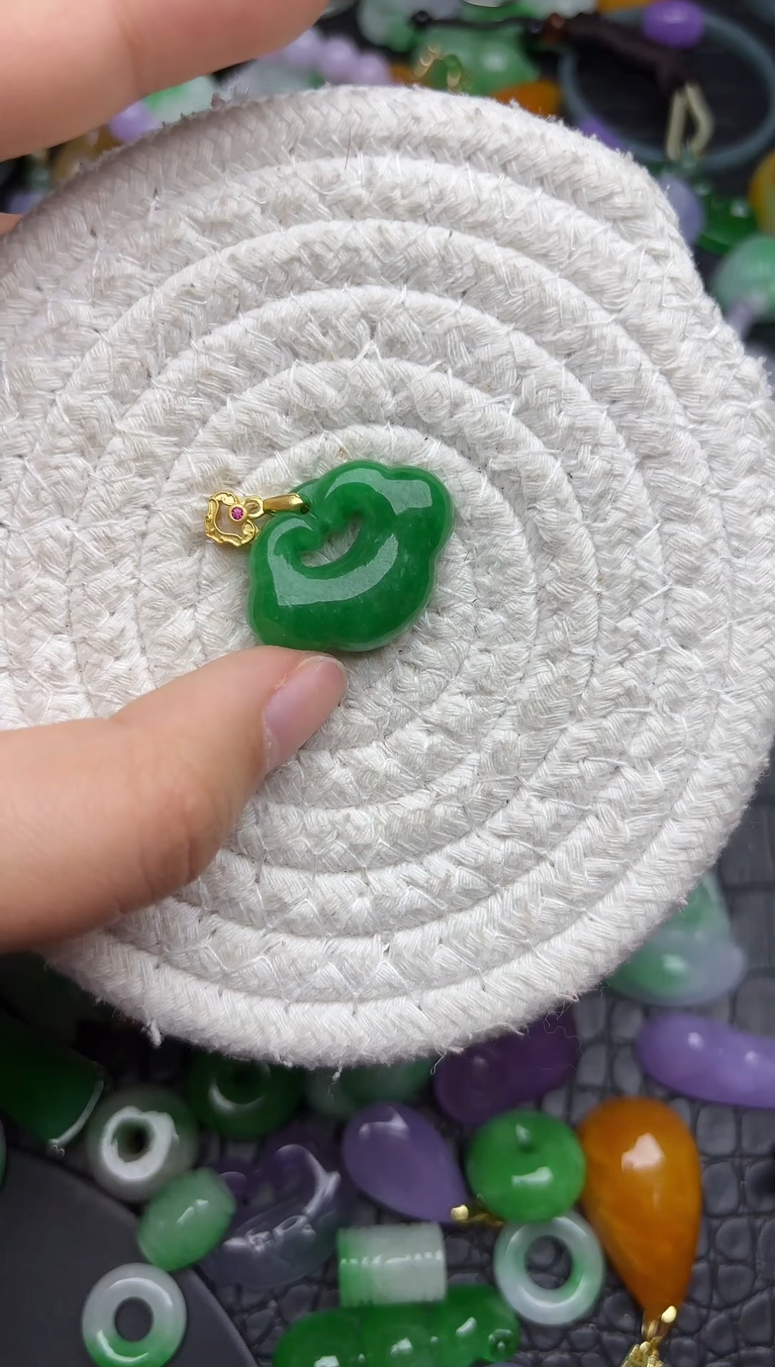 颈饰未镶嵌翡翠缅甸翡翠吊坠