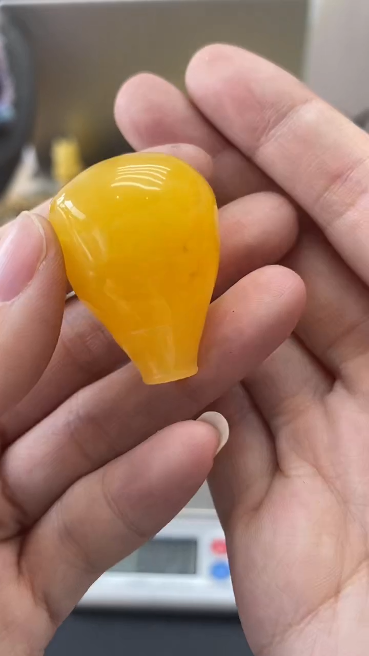 琥珀未镶嵌珠宝奇石1146