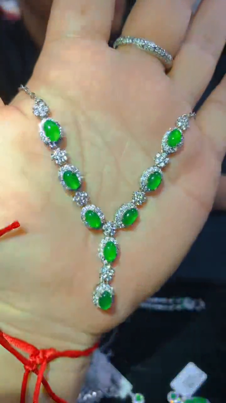 【闪购商品】翡翠吊坠(赠链)未镶嵌0581842482多样性发其一