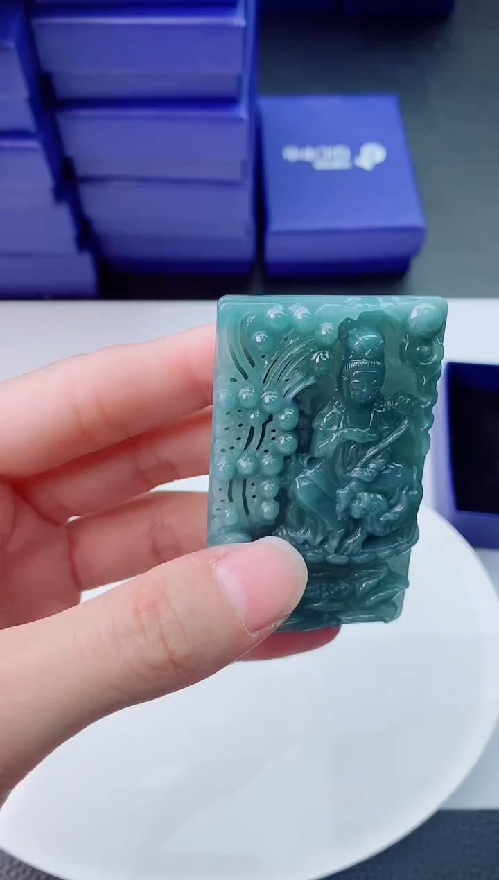 【闪购商品】翡翠颈饰未镶嵌          