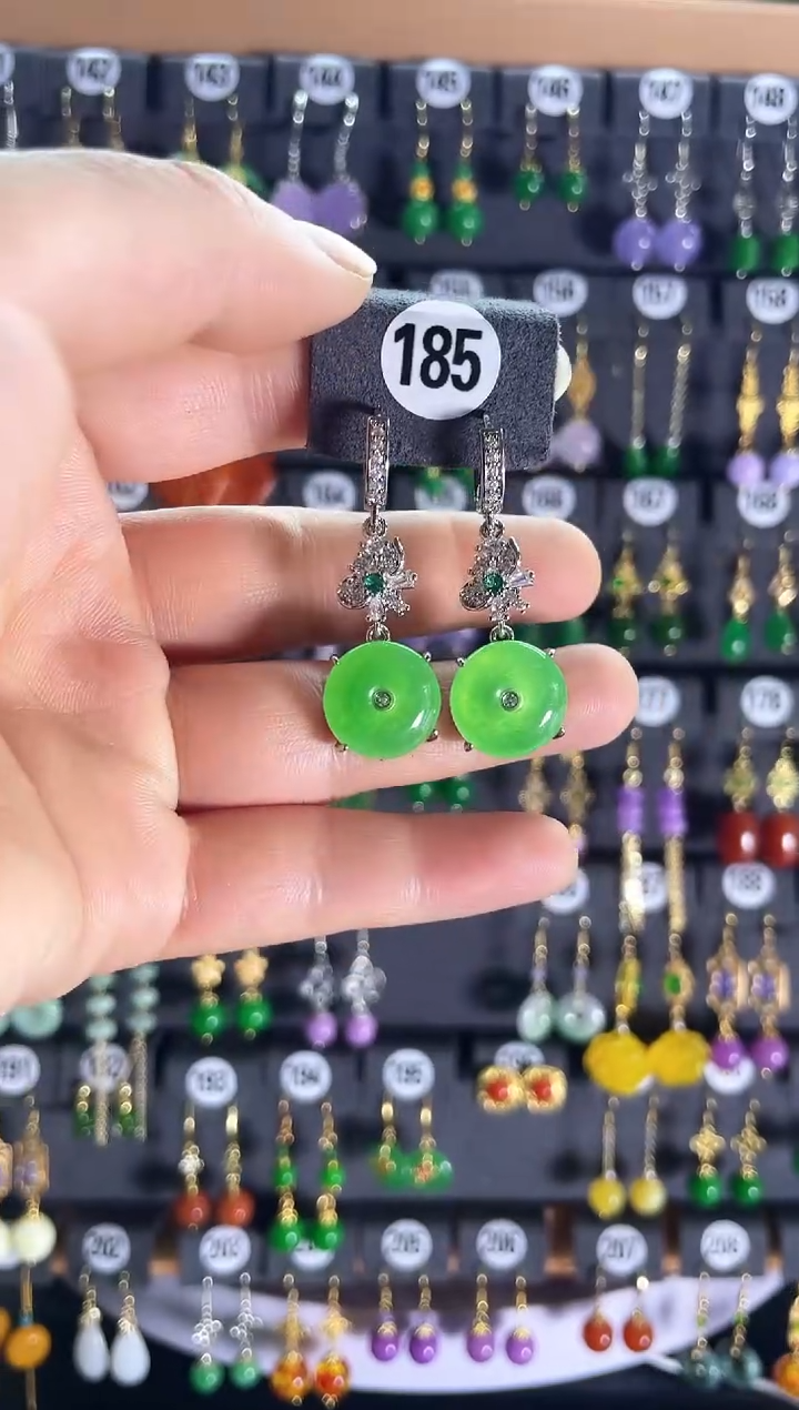 【闪购商品】翡翠耳饰银S925镶嵌185....