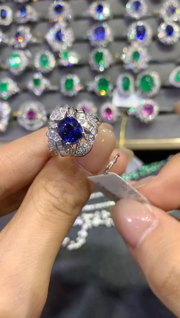 【闪购商品】蓝宝石戒指18K金镶嵌A407