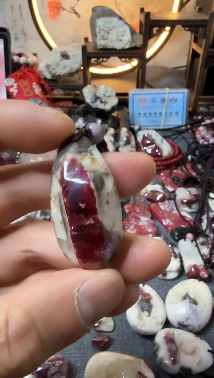 【闪购商品】天然辰砂大晶砂随行吊坠1