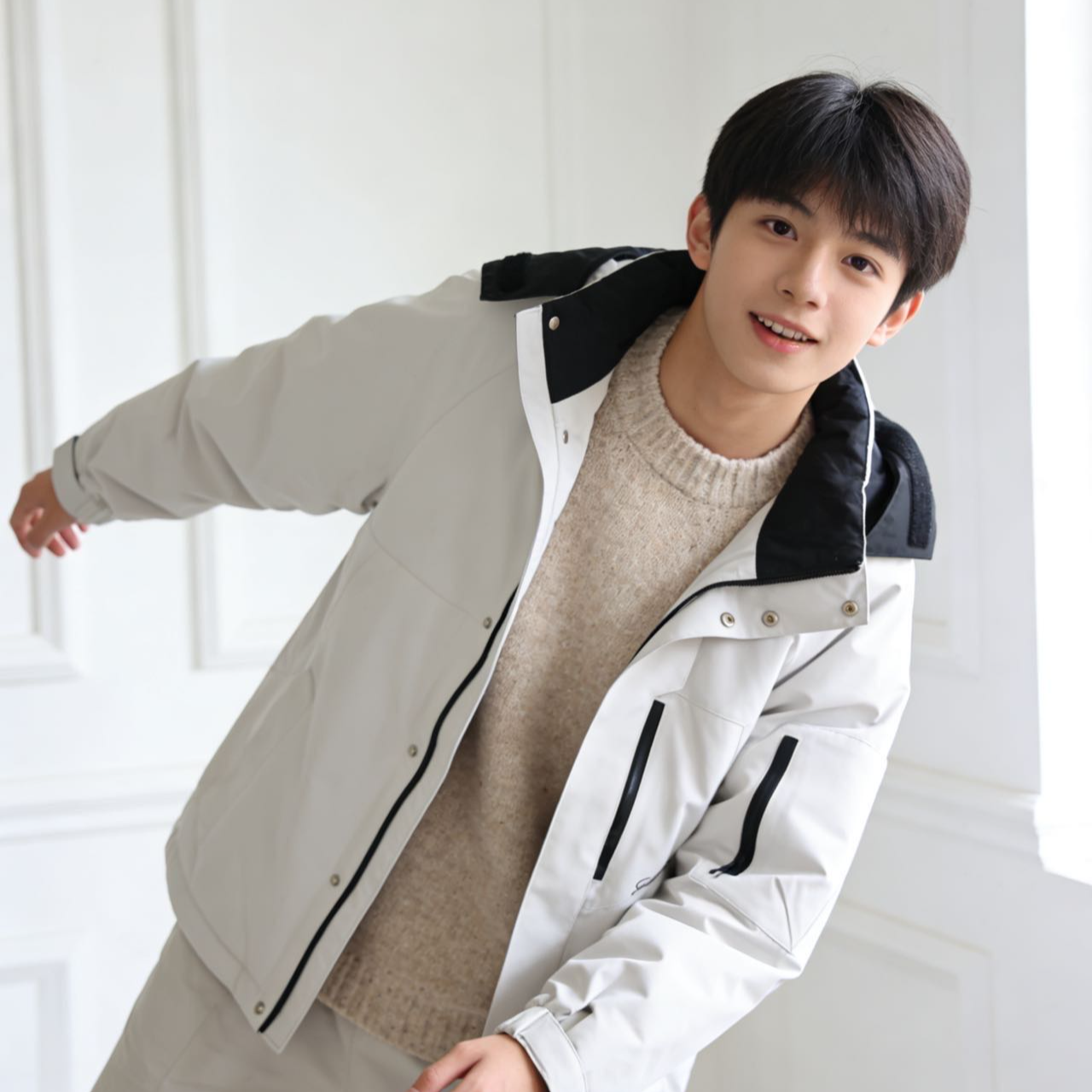 44351高端专享儿童冬款羽绒服太空灰（简）