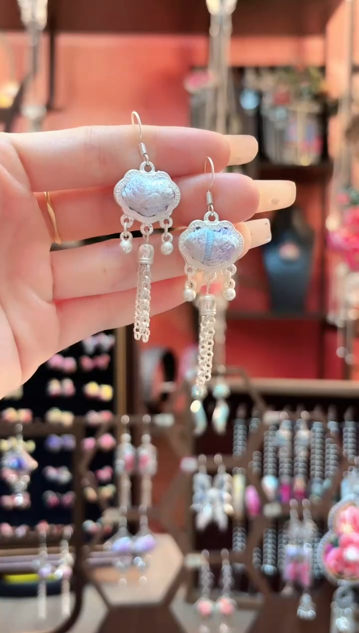 织绣云织谣民族风精美饰品305