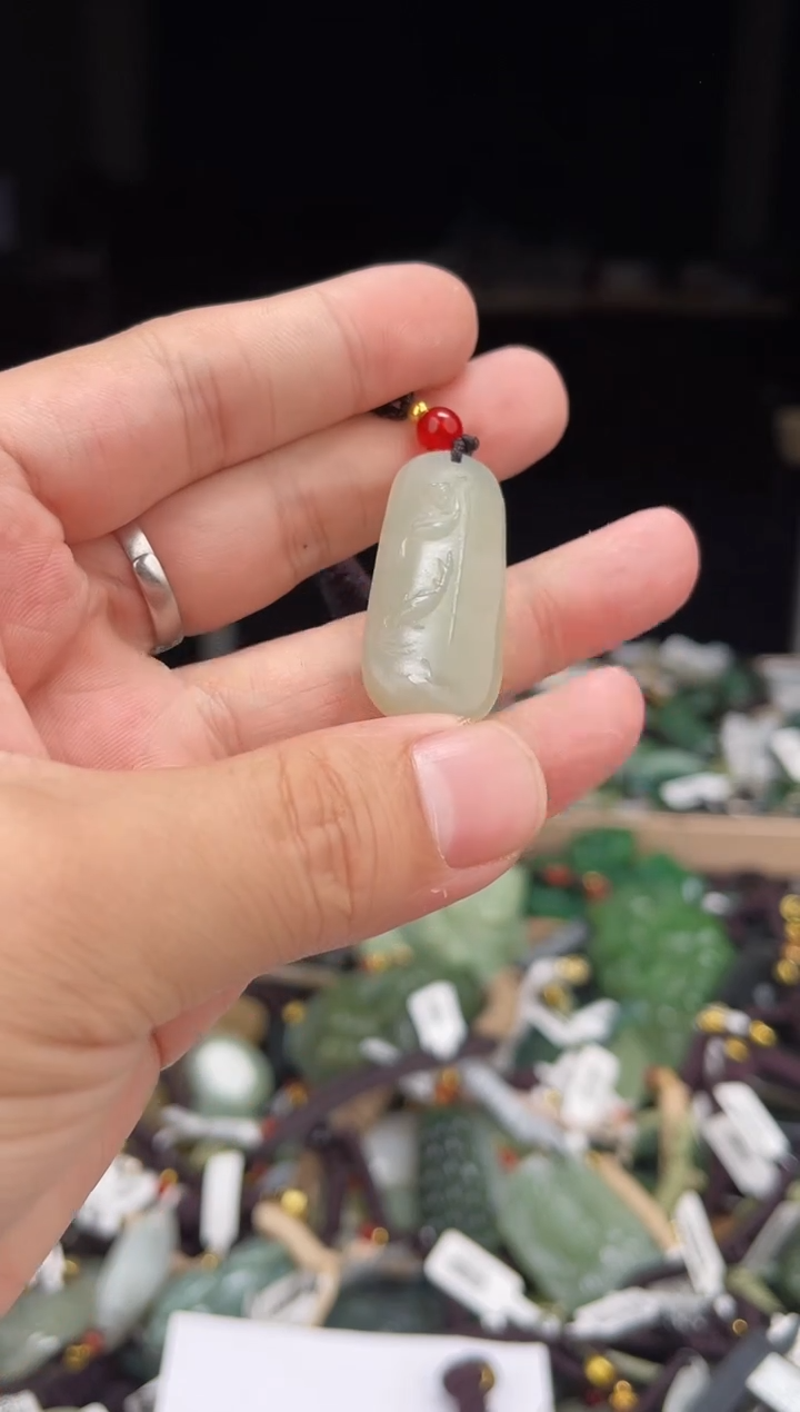 颈饰未镶嵌和田玉1