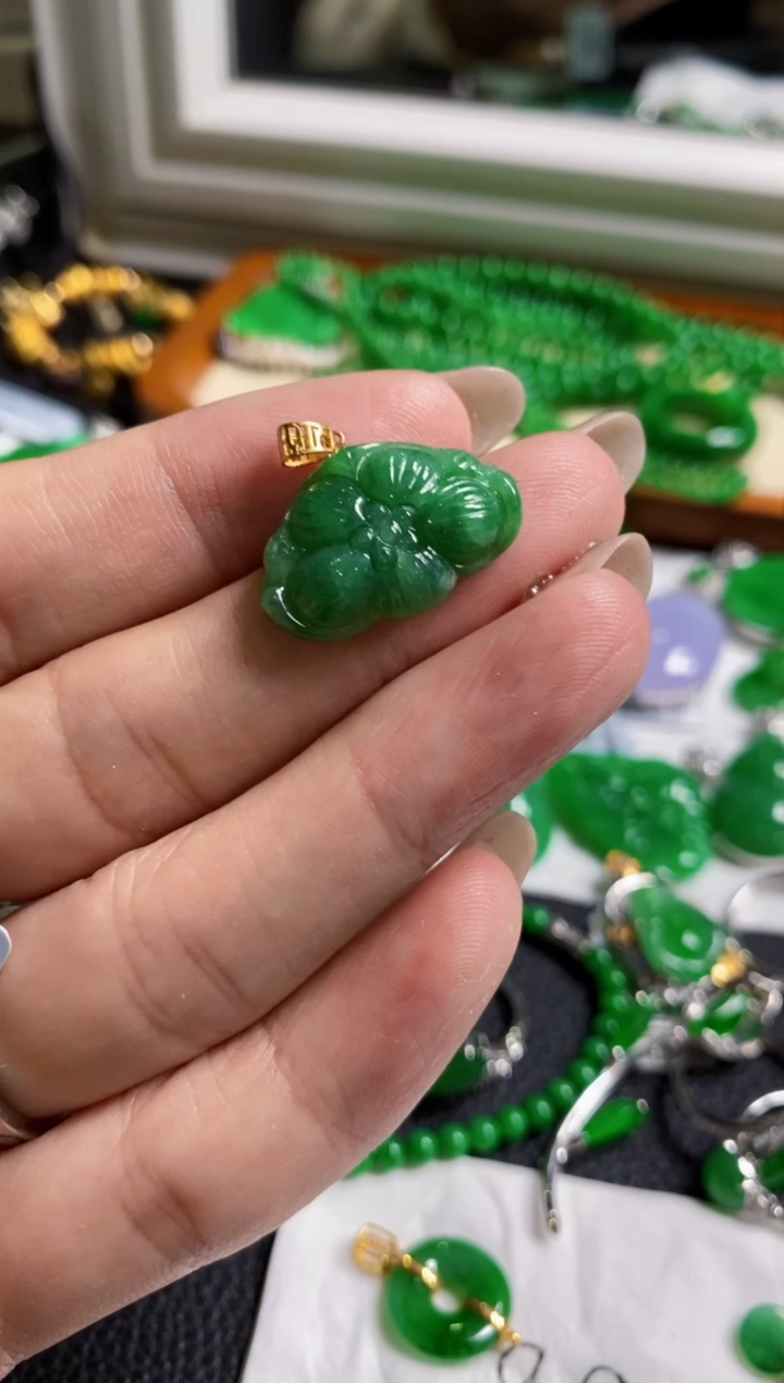 【闪购商品】定制翡翠未镶嵌吊坠