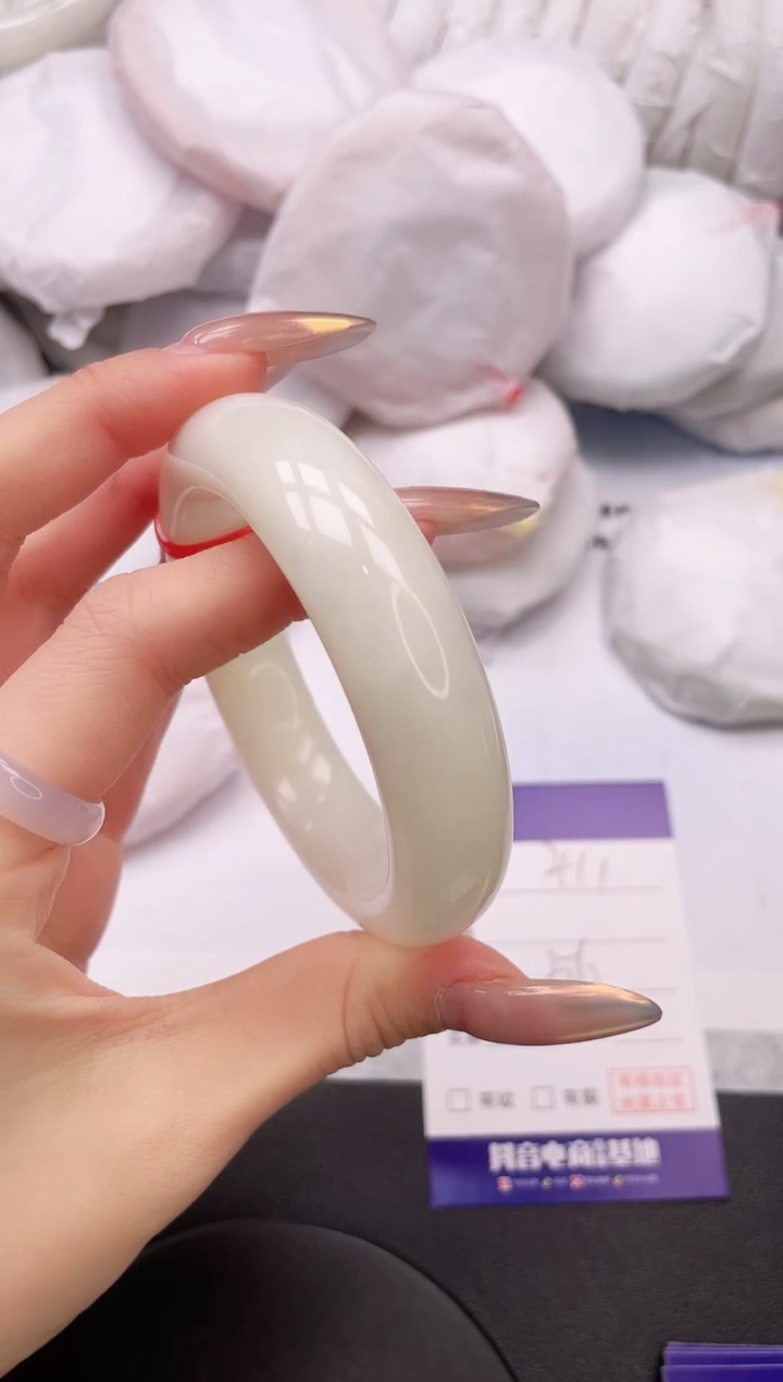 【闪购商品】和田玉手镯未镶嵌15K411-56