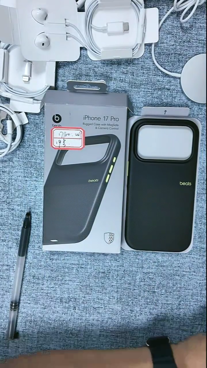 99新大****鼠19号 17Pro  高级硅胶 微微瑕