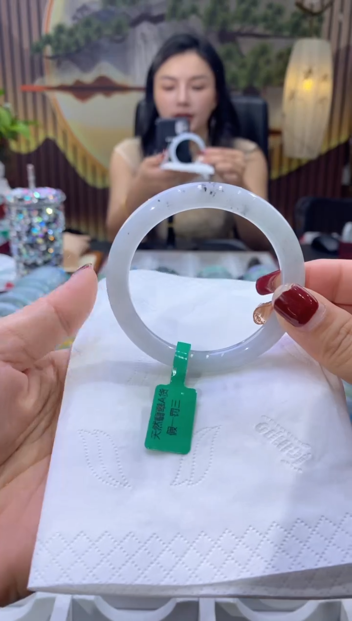 翡翠手镯未镶嵌多人04276