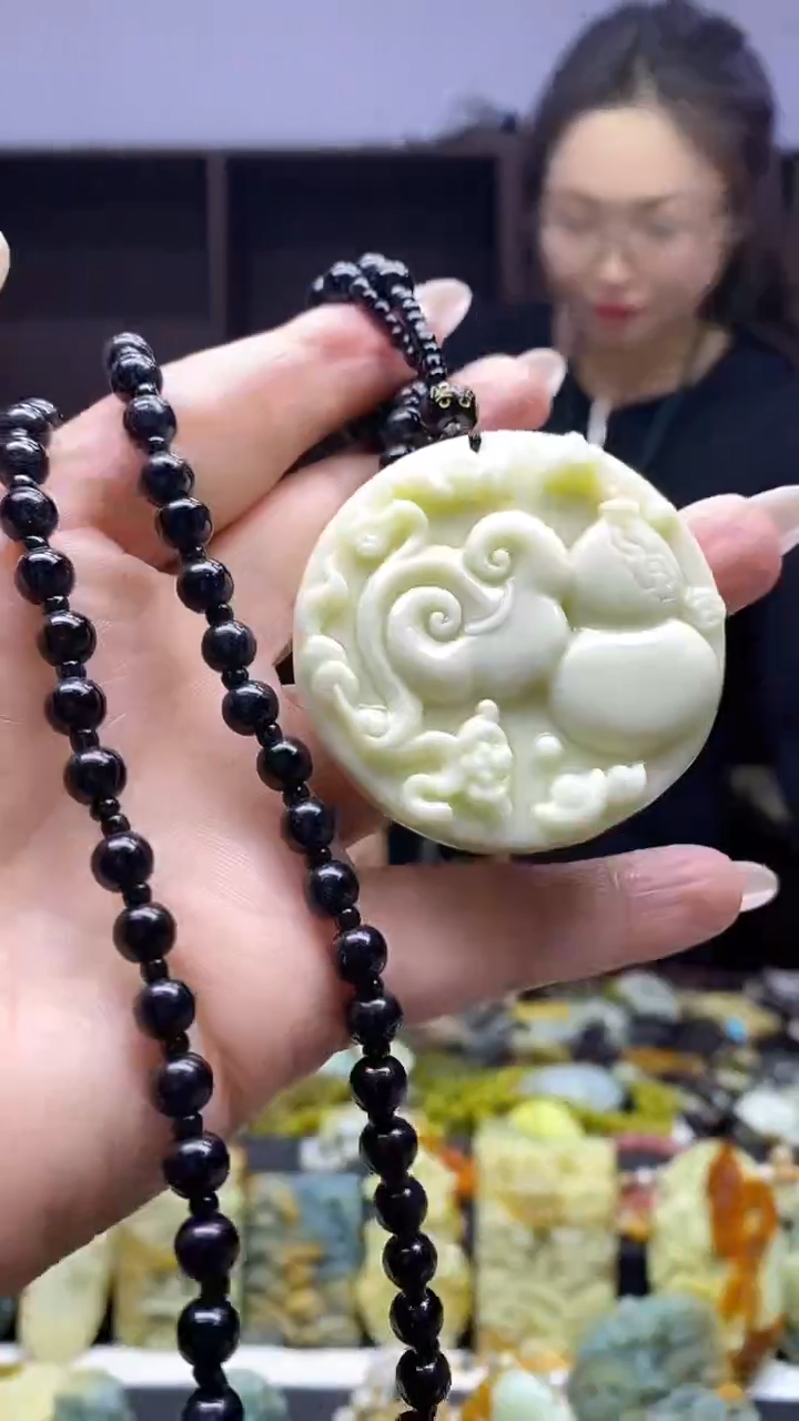 未镶嵌岫玉挂件 