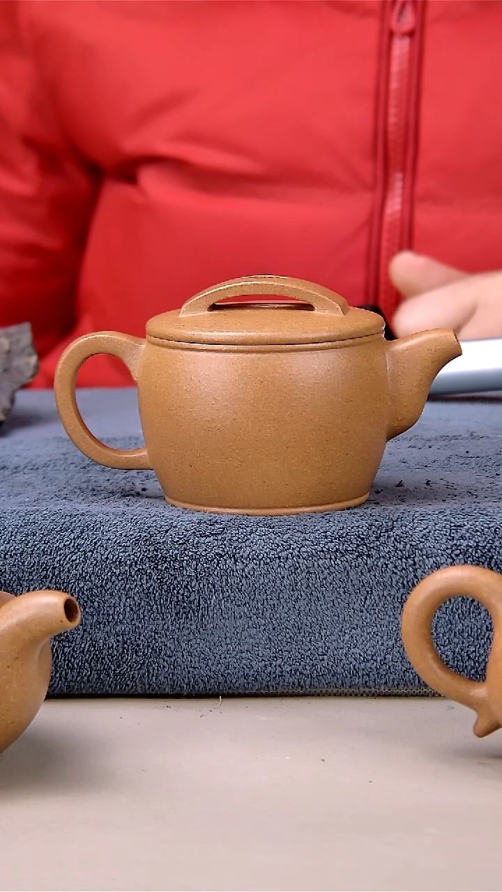 【闪购商品】紫砂茶壶170汉娃 梨皮黄段