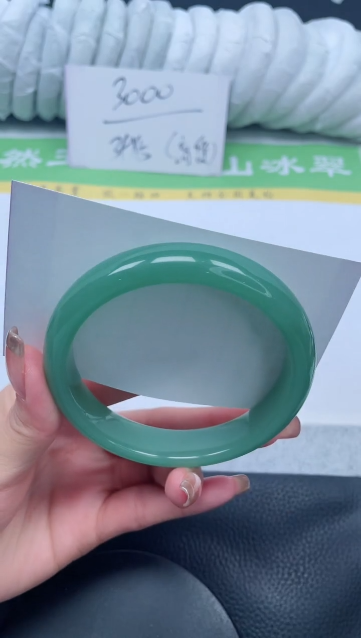 【闪购商品】石英质玉手镯未镶嵌A88-63+