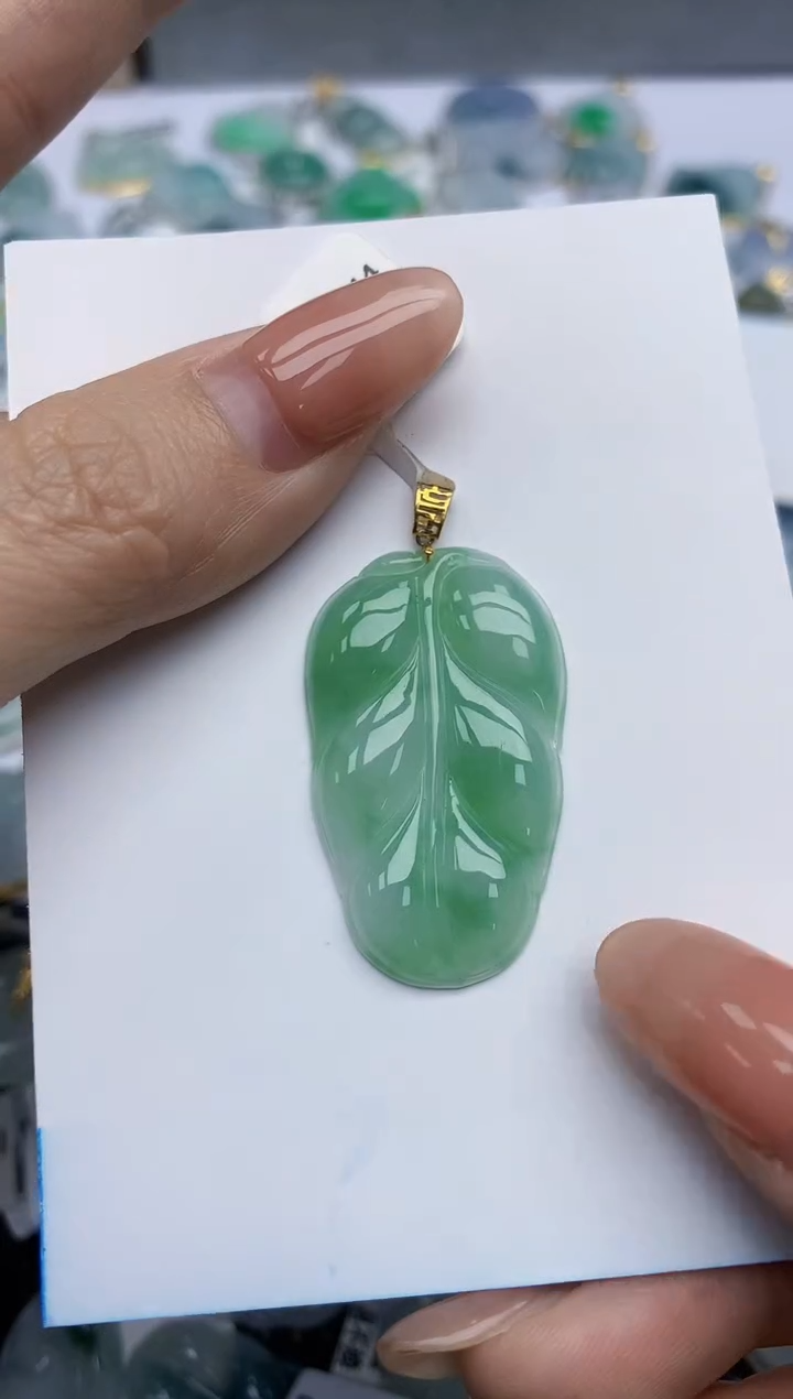 【闪购商品】翡翠挂件18K金镶嵌天然翡翠A货