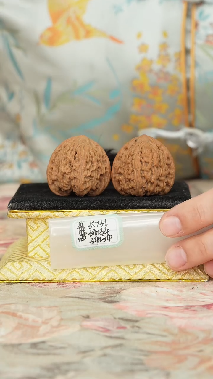 【闪购商品】文玩核桃把件密纹狮子头