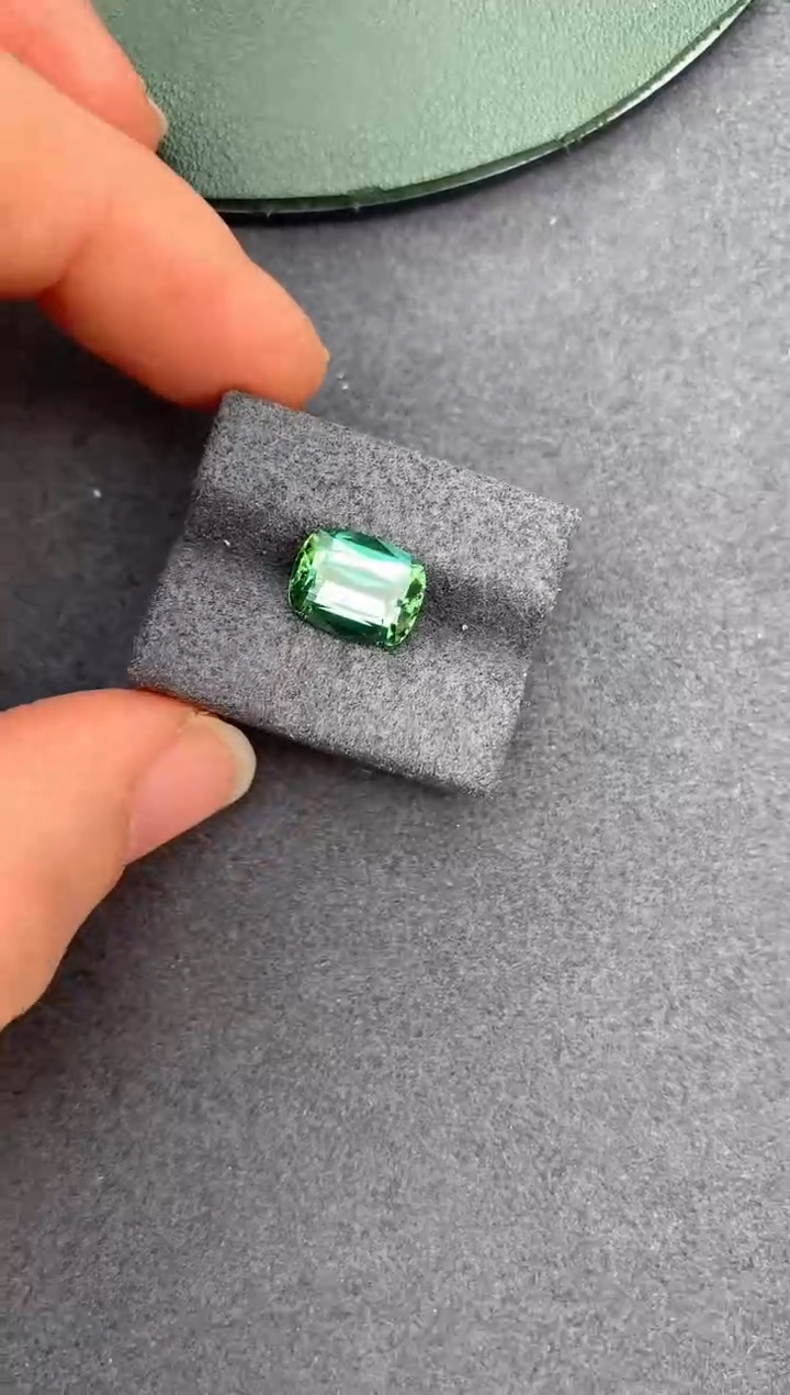 【闪购商品】碧玺裸石未镶嵌3.4ct绿碧玺