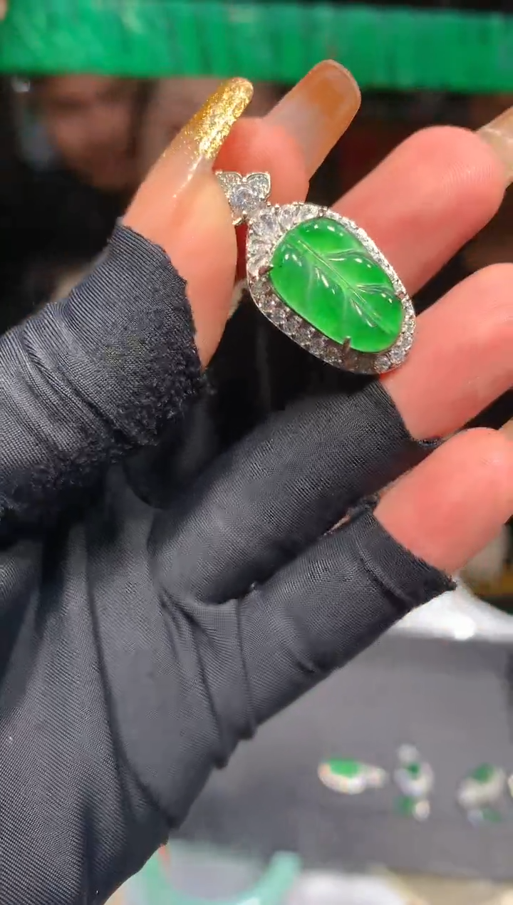 【闪购商品】定制翡翠未镶嵌15定制翡翠-多样性发货（发其一）