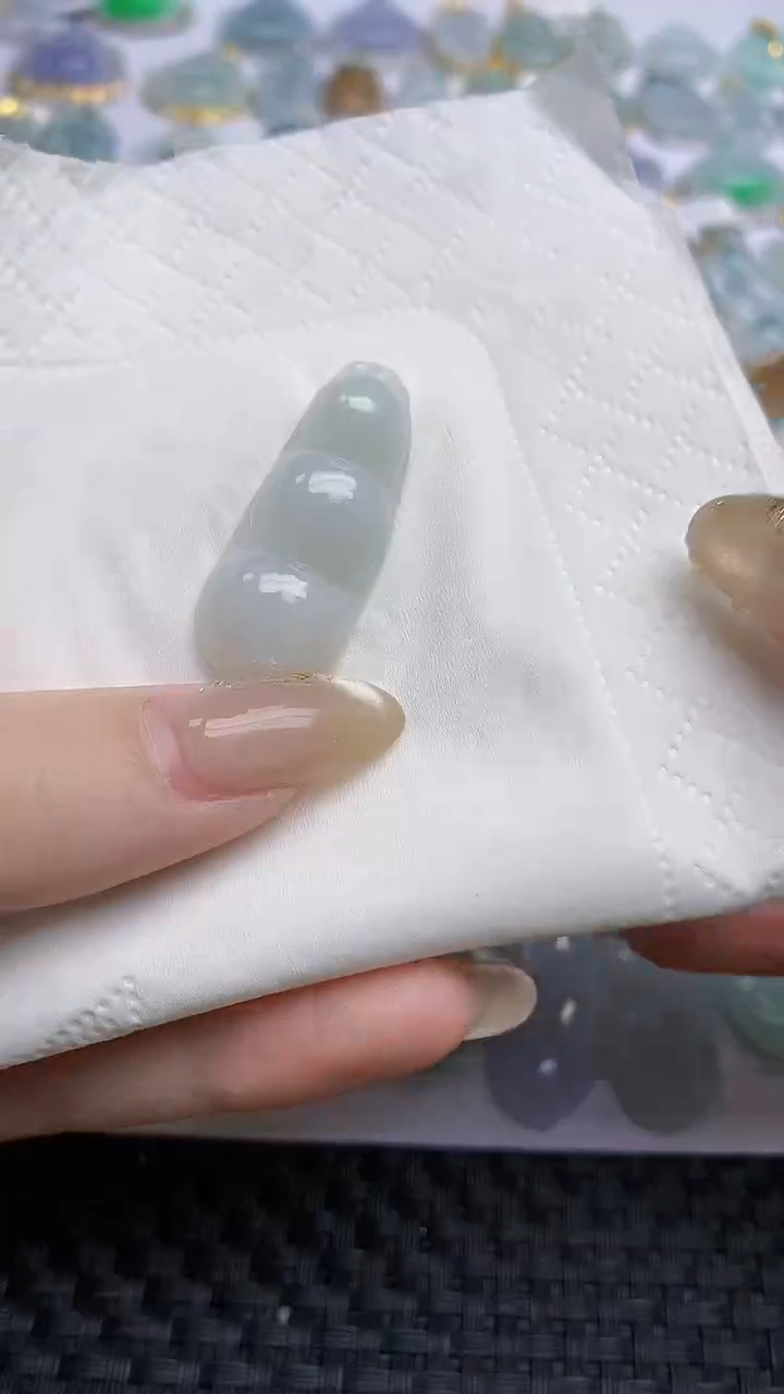 【闪购商品】翡翠颈饰未镶嵌天然A货翡翠 