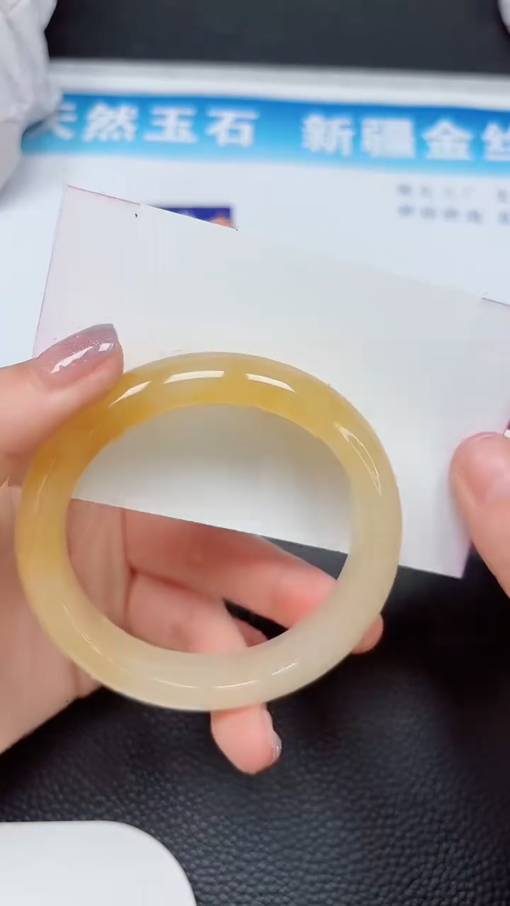 【闪购商品】石英质玉未镶嵌手镯393