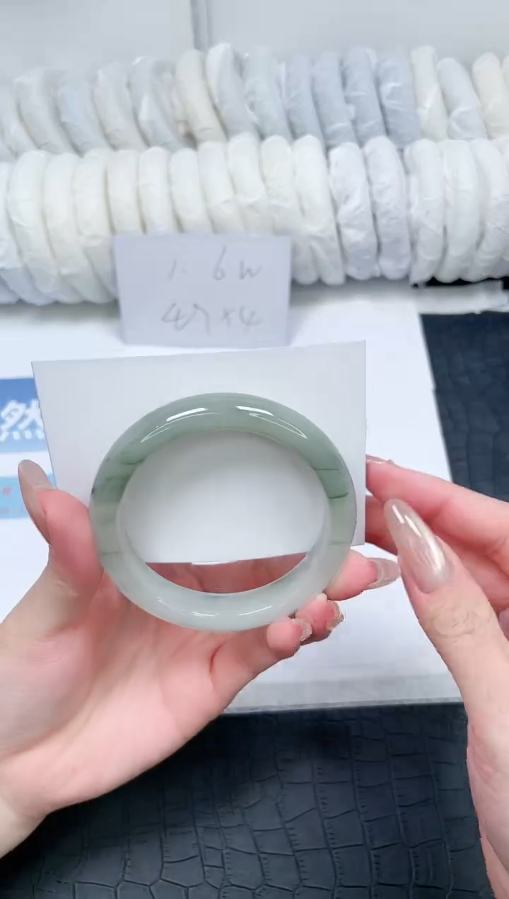 【闪购商品】石英质玉手镯未镶嵌O170-58.8