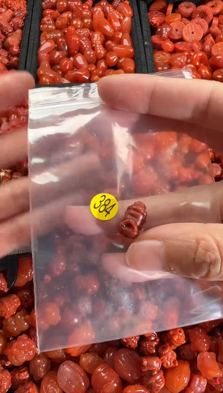 【闪购商品】南红玛瑙颈饰未镶嵌1