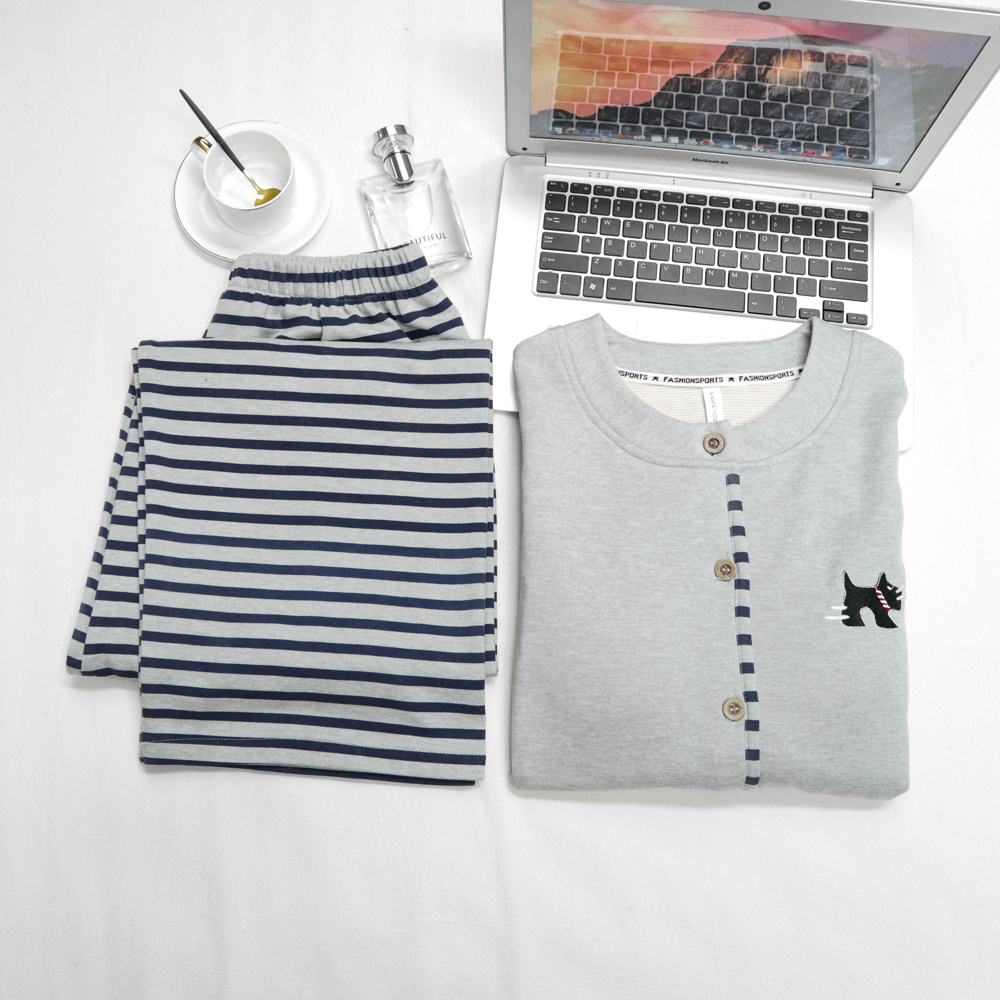 睡衣女款爆款2025新款冬季暖绒长袖长裤开衫带胸垫休闲家居服套装