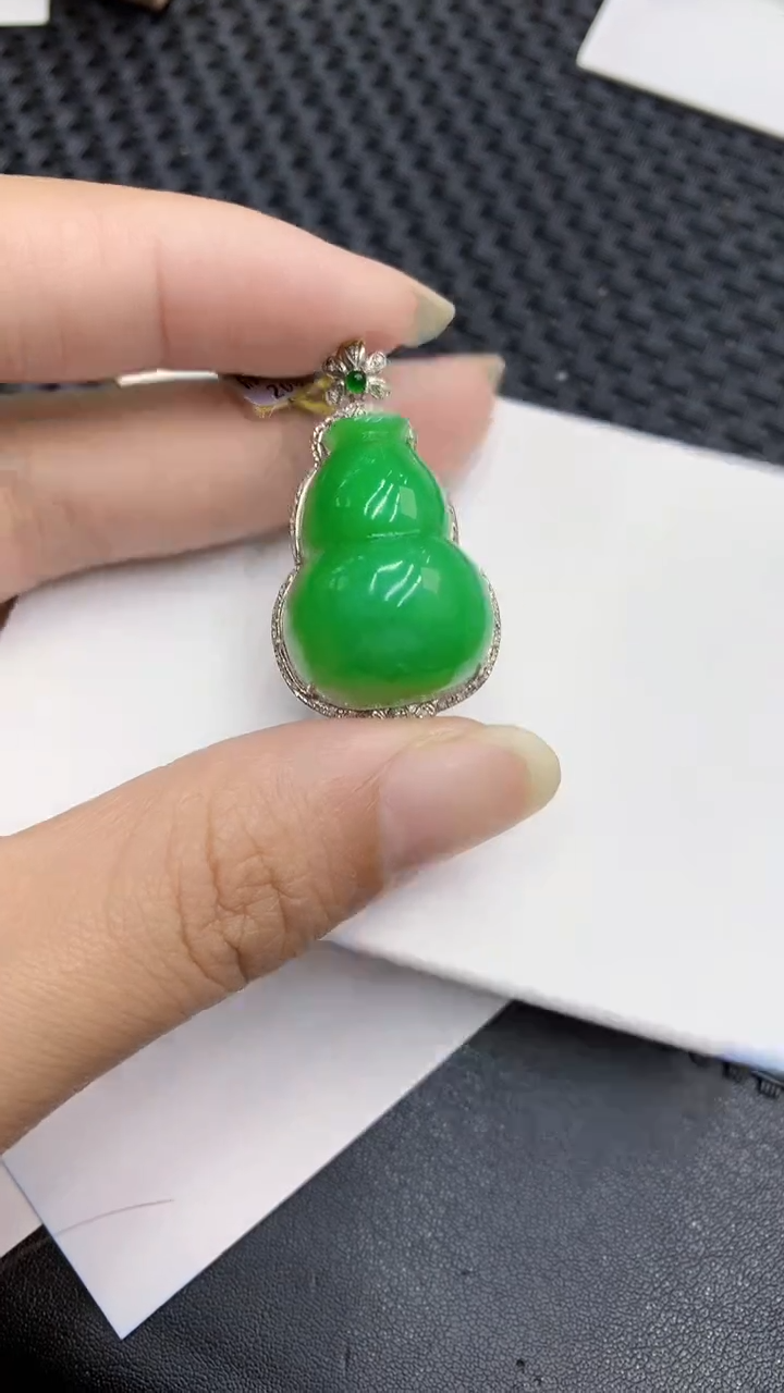 【闪购商品】翡翠颈饰18K金镶嵌            8