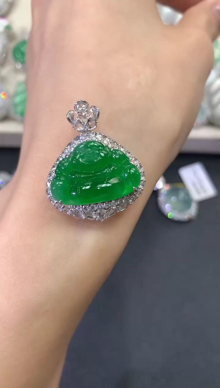 【闪购商品】翡翠吊坠(不含链)18K金镶嵌q85          