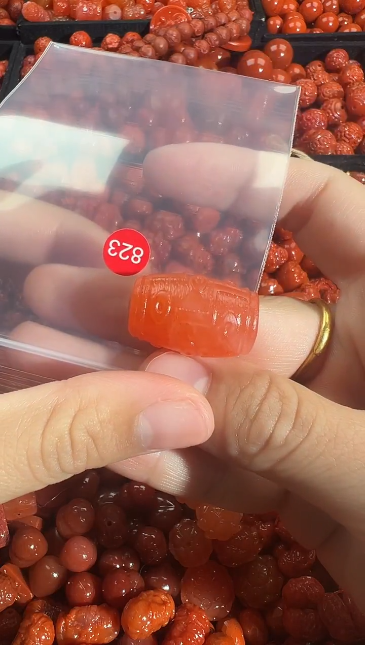 颈饰未镶嵌南红玛瑙1
