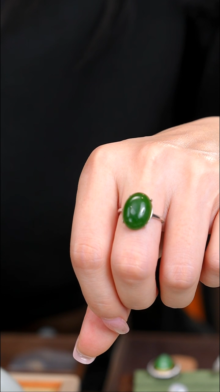 未镶嵌戒指和田玉 