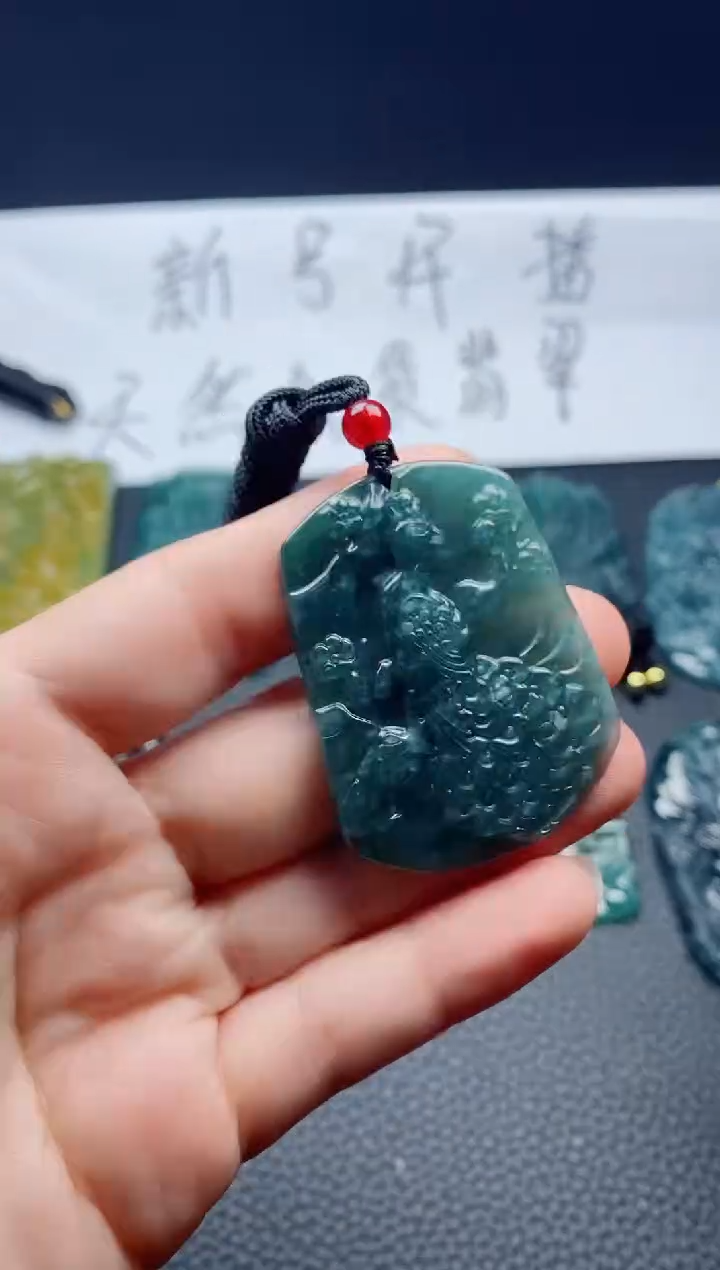 翡翠未镶嵌颈饰多样性一件发货