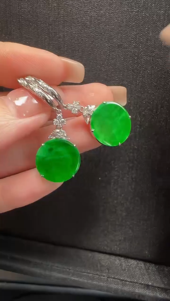 【闪购商品】翡翠耳饰18K金镶嵌无事牌一对