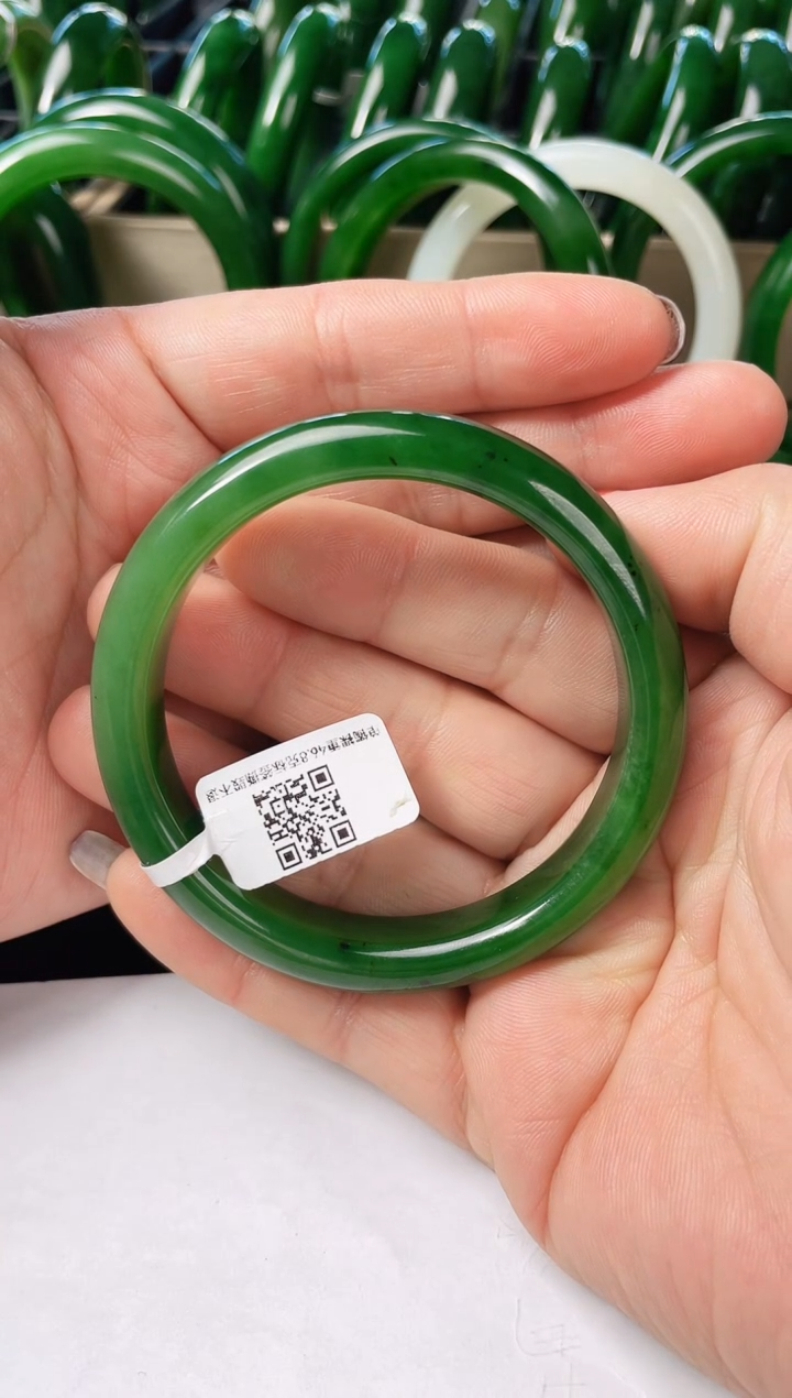 【闪购商品】和田玉（碧玉）未镶嵌手镯碧玉手镯