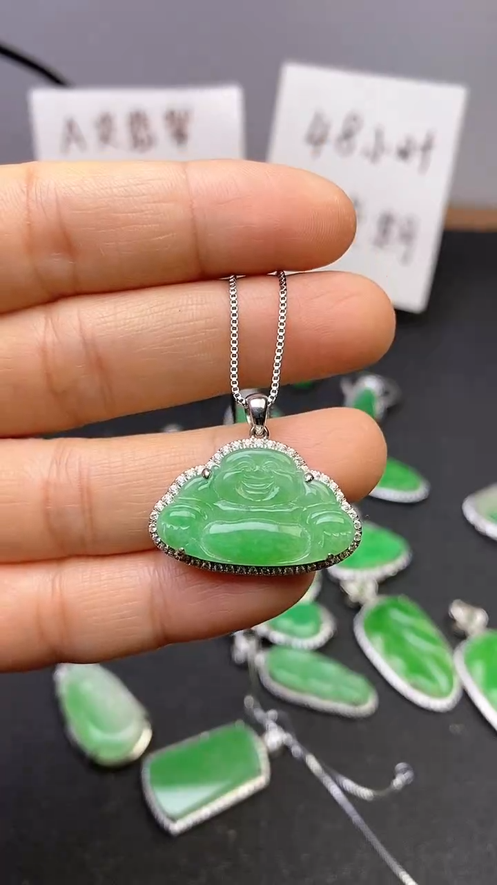 【闪购商品】翡翠吊坠(赠链)银S925镶嵌翡翠满绿佛公吊坠
