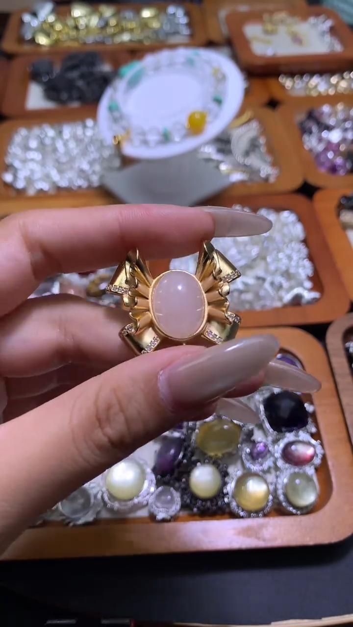 锆石合金粉水魔盒18元一个 