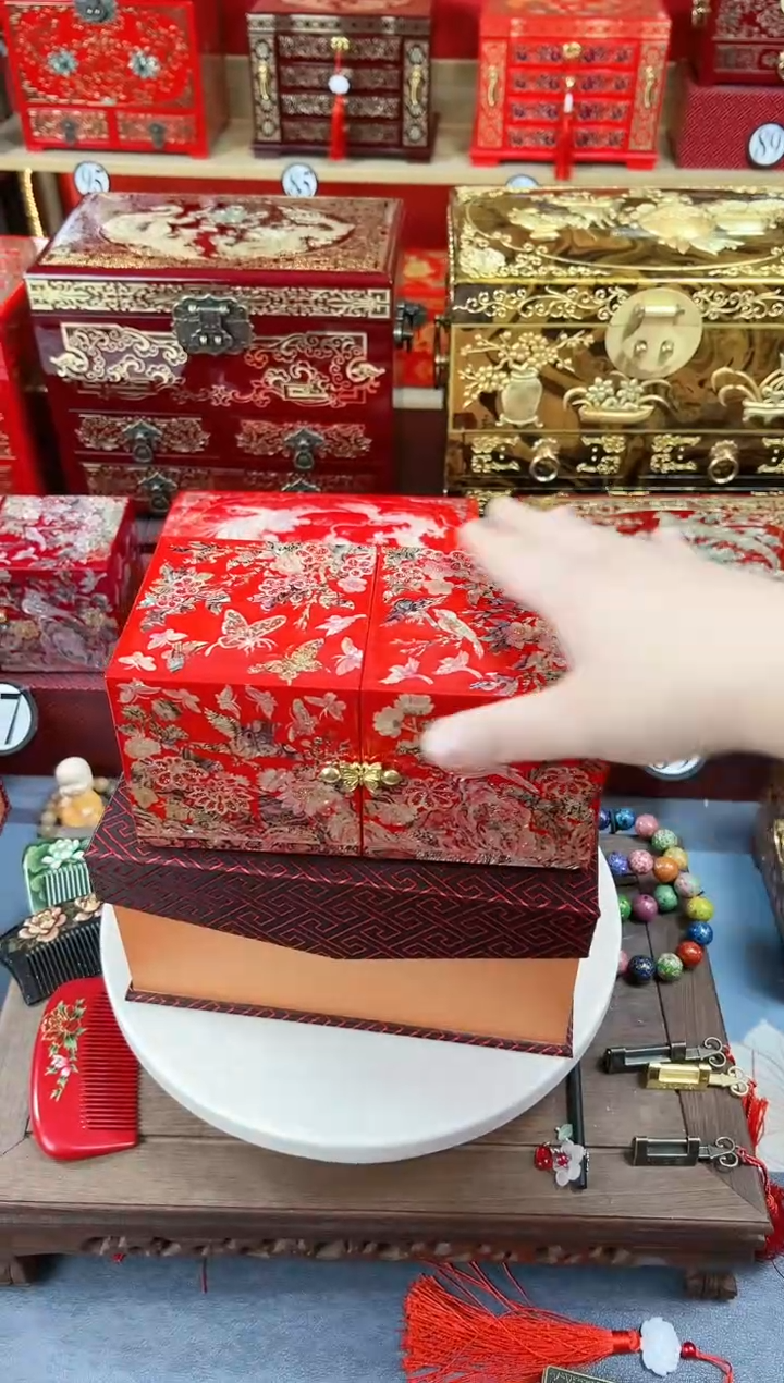 【闪购商品】19厘米对开门四抽满面螺钿大红色蝶恋花