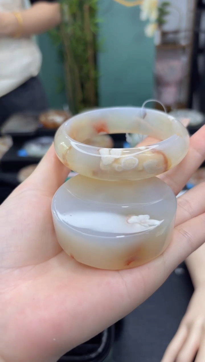 石英质玉未镶嵌手镯A1104(62圈赠送镯心)